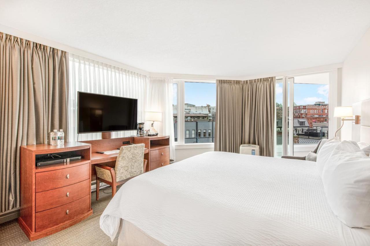 Victoria Regent Waterfront Hotel & Suites Exteriér fotografie